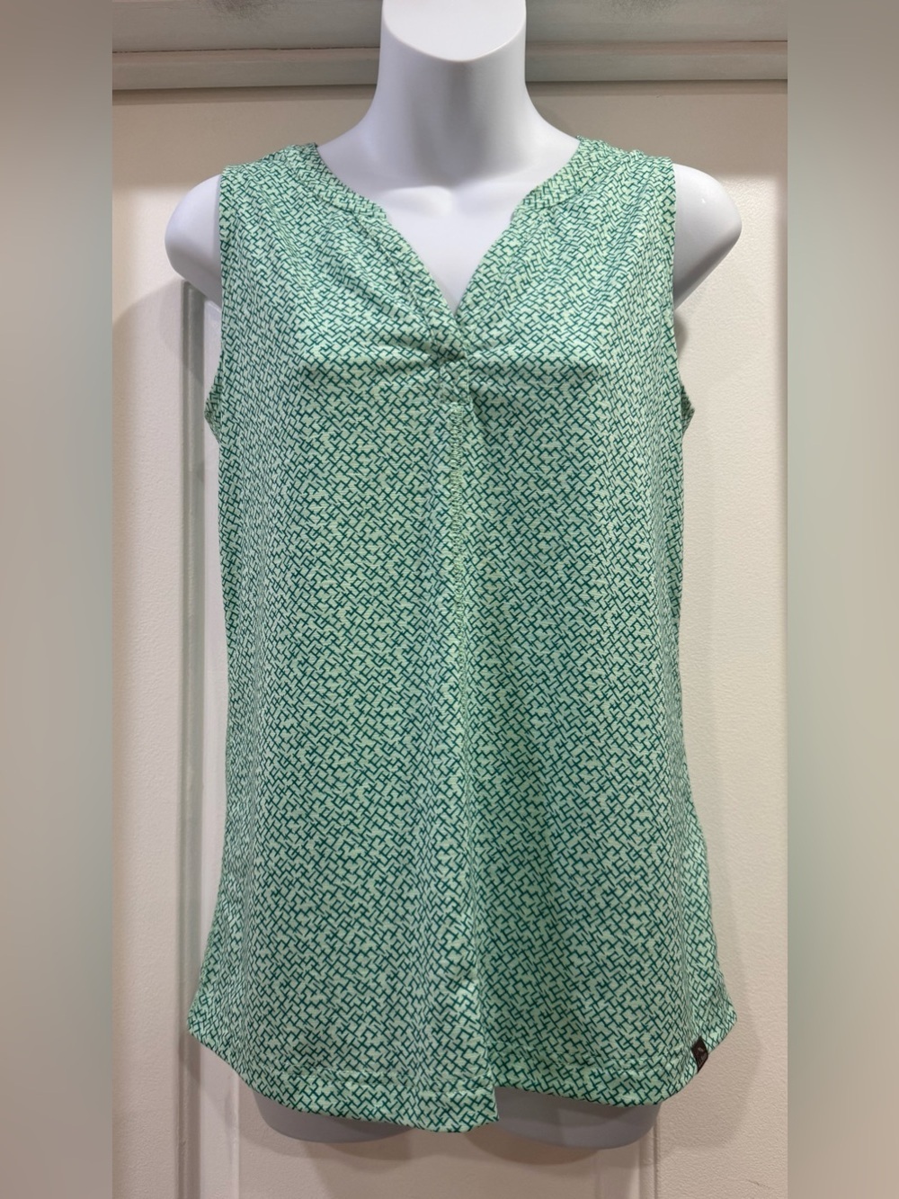 L.L. Bean Sleeveless V-Neck Tank Top Blouse Size XS